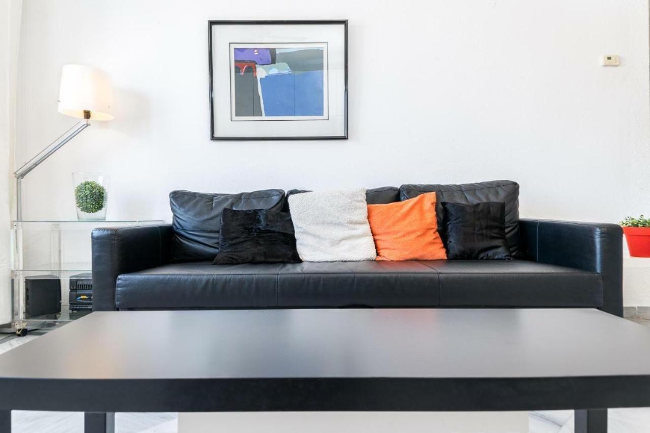 Lovely With River Views And Parking Lejlighed